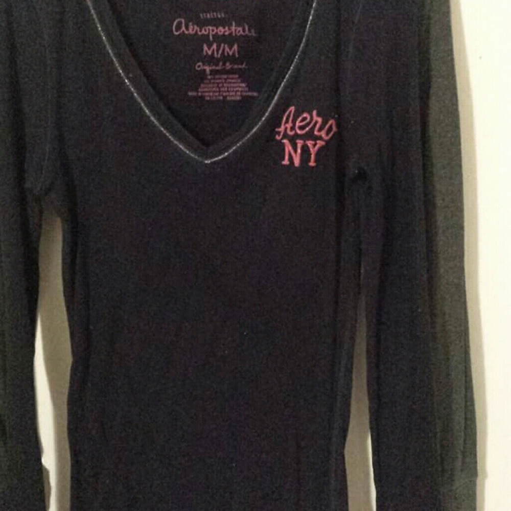 Long-sleeved t shirt v neck